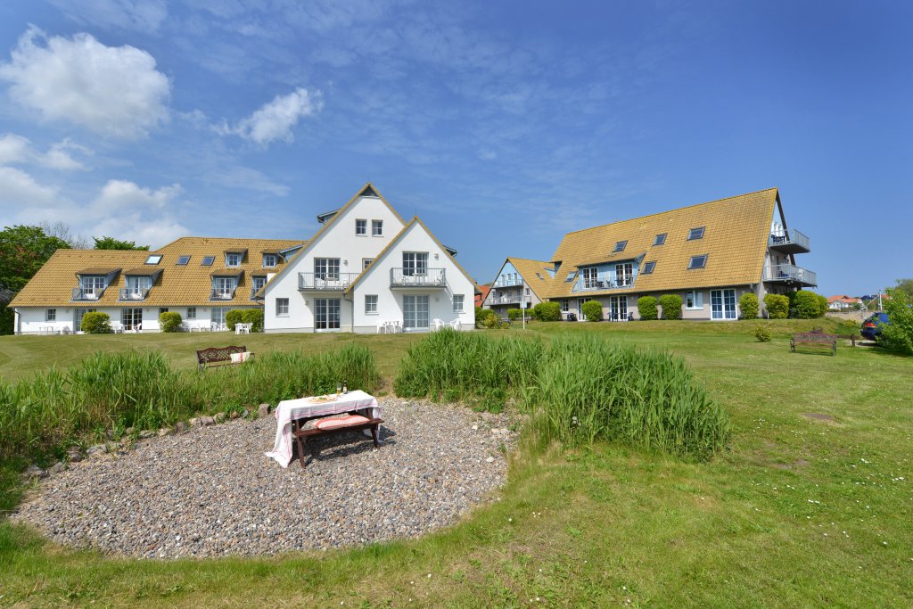 Ferienwohnungen & 3 Sterne Hotel in Breege auf Rügen